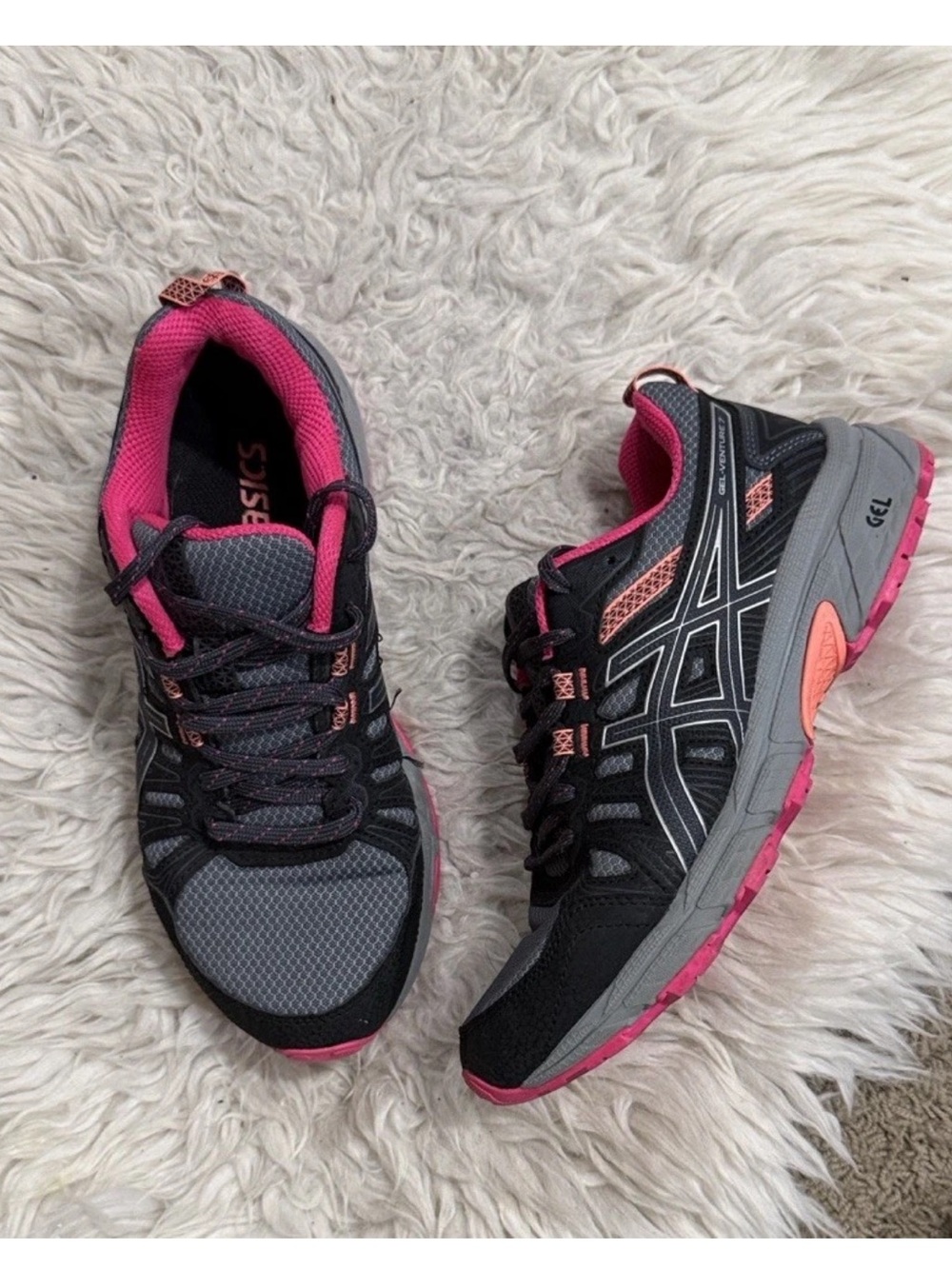 Asics Gel-Venture 7 Trail Running Shoes
Women's Size 6.5 Wide Grey Pink
1012A477